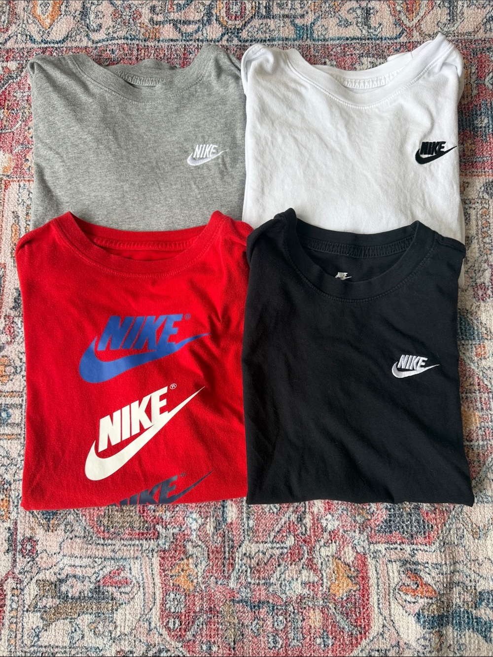 Bundle of 4 Boy’s Nike Tees Size Large.